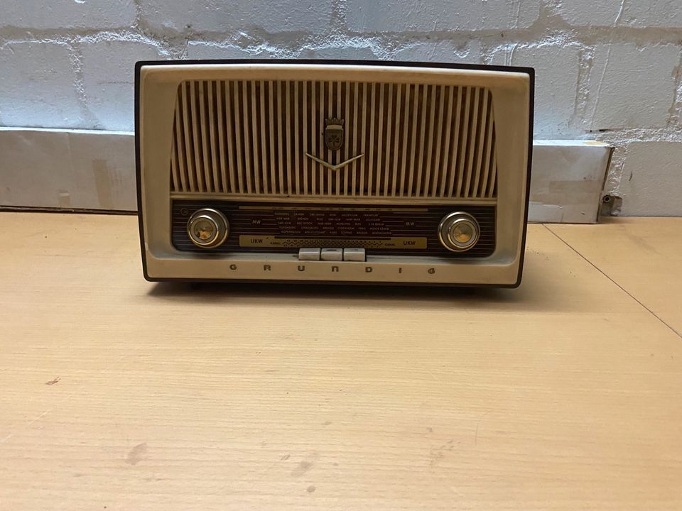 Antiker Grundig Röhren Radio Typ 87a in Köln