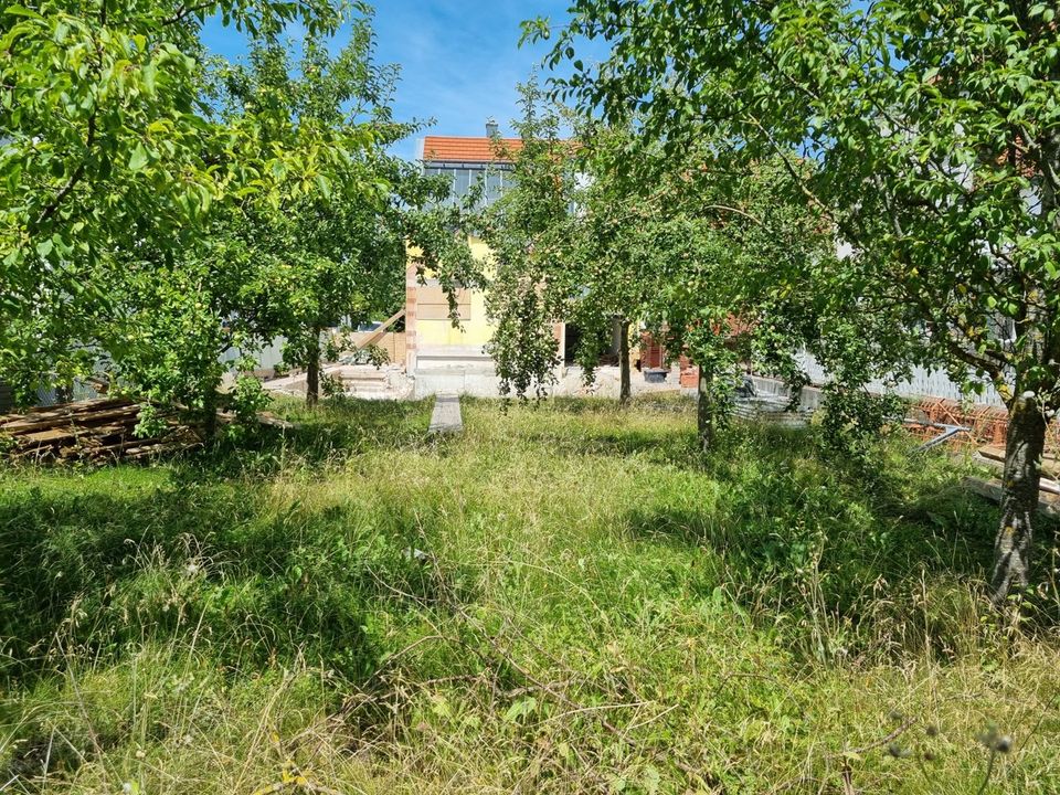 Grundstück für ein kleines Doppelhaus (Mehrgenerationenhaus) mit Baugenehmigung in Karlsfeld