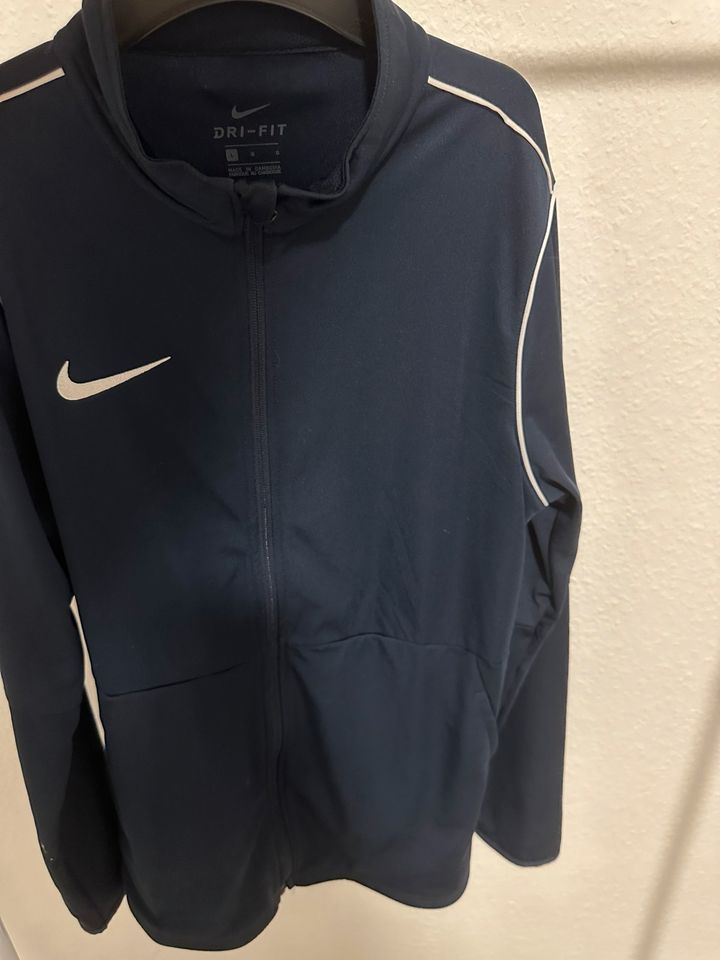 Nike Joggingjacke in Herne