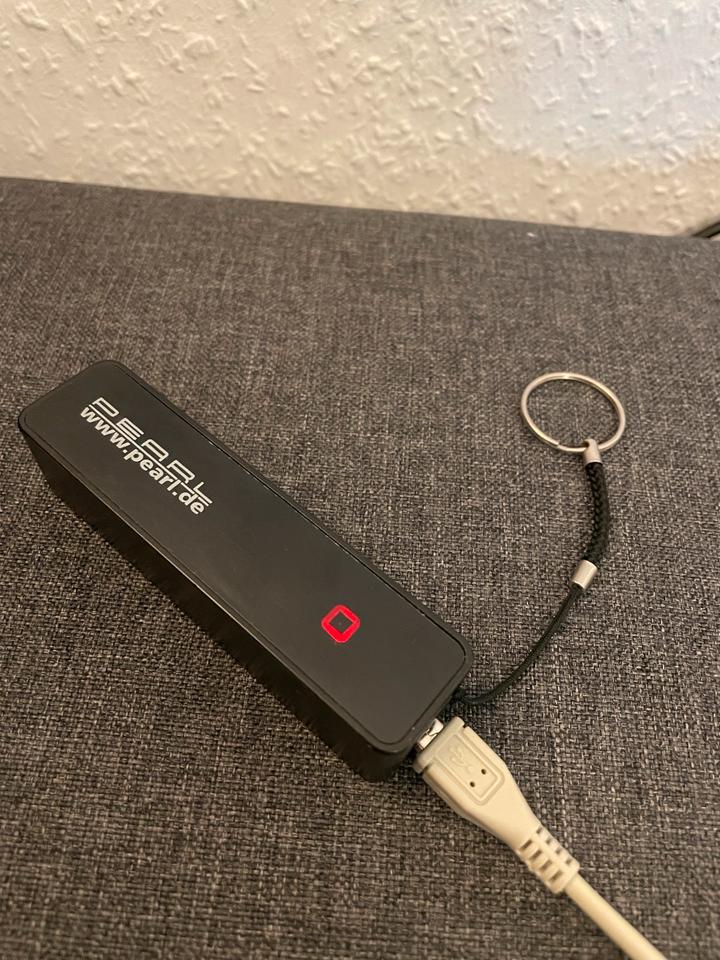 POWERBANK Schlüsselanhänger 2200 mAh Pearl.de - sehr praktisch in Wiesbaden