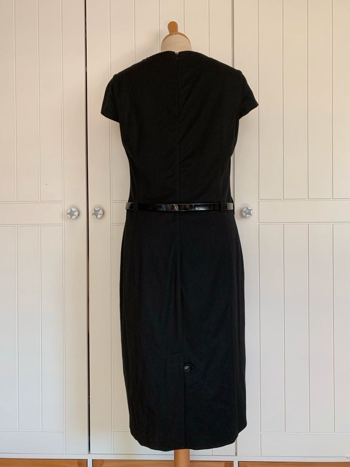 Mexx Damen Kleid Business schwarz mit Gürtel Gr. 40 in Reinhardshagen