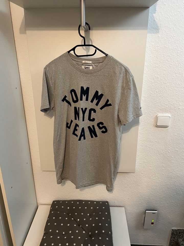 Tommy jeans T-Shirt Größe S in Kerpen