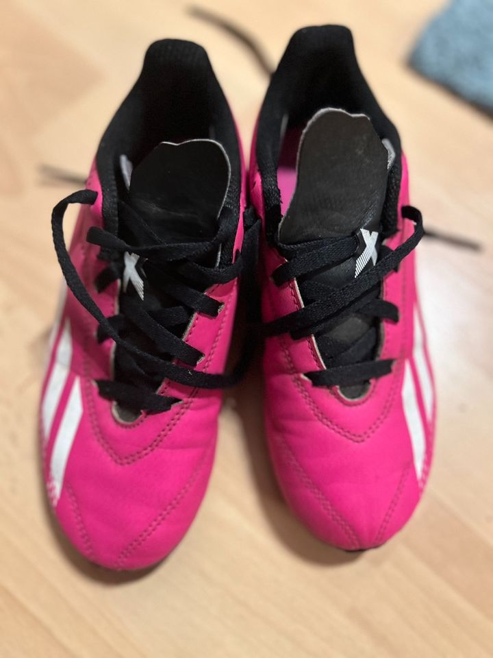 Adidas Fußball Schuhe in Köln