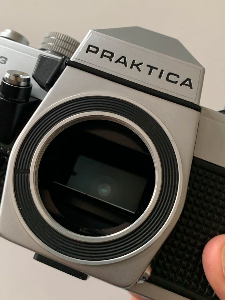 PRAKTICA DTL3 Spiegelreflex Kamera Fotoapparat Analog DDR Bastler in Berlin