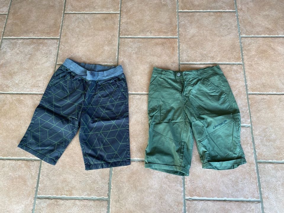 2 Shorts kurze Hosen 170 Khaki grau Jogger Takko Chapter Young in Attendorn