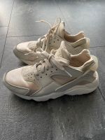 Nike Huarache 37,5 beige Sneaker Rheinland-Pfalz - Zweibrücken Vorschau