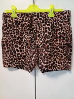 Tessentials Shorts Gr. 40 Neu Leopardenmuster Bayern - Rotthalmünster Vorschau