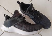 Nike Air schwarz Turnschuh Sneaker Gr. 41 UK 7 Baden-Württemberg - Ingelfingen Vorschau