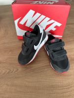 Turnschuhe Sneaker Nike schwarz/rot/weiß Gr. 23,5 - wie NEU Brandenburg - Nuthetal Vorschau