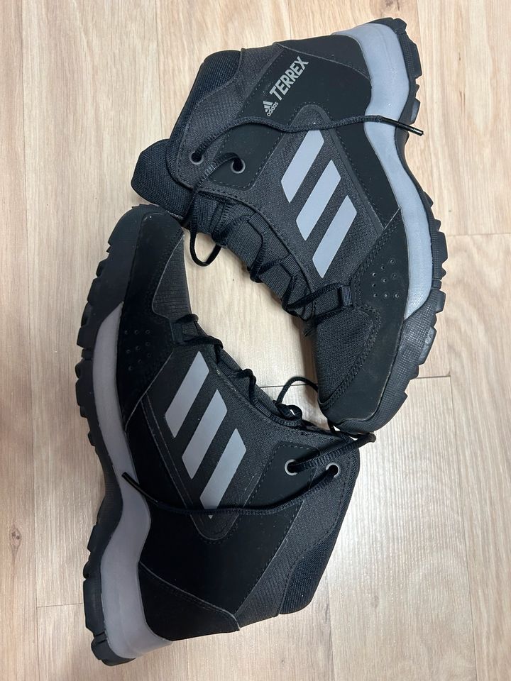 Wanderschuhe Kinder Adidas Terrex in Geretsried