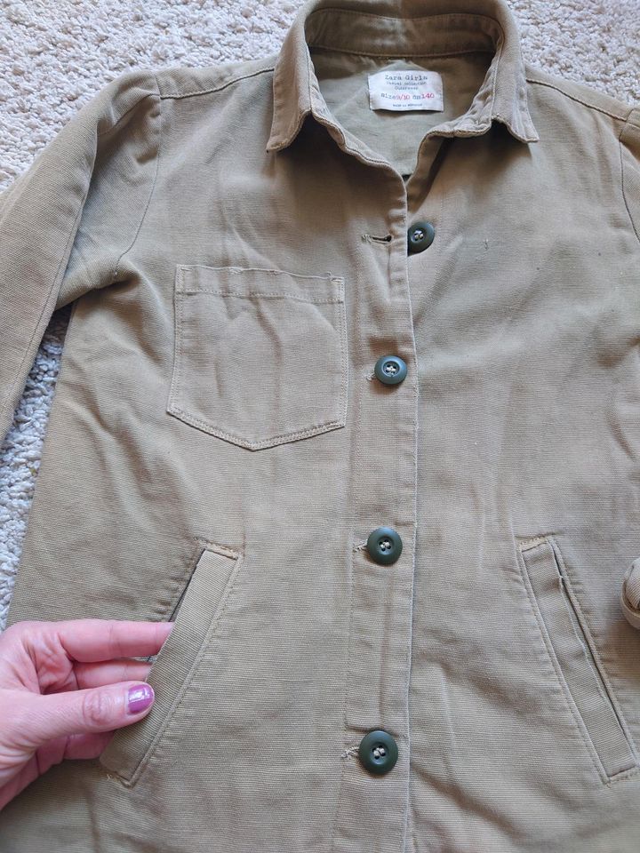 Schöne Jacke v. Zara Girls Khaki Used Style Gr. 9 / 10 140cm in Köln