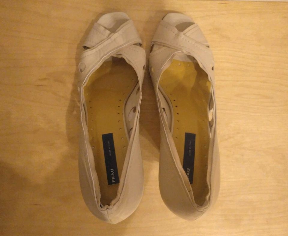 Bequeme Pumps / Absatzschuhe in beige von FRAU, Gr. 39 in Dresden