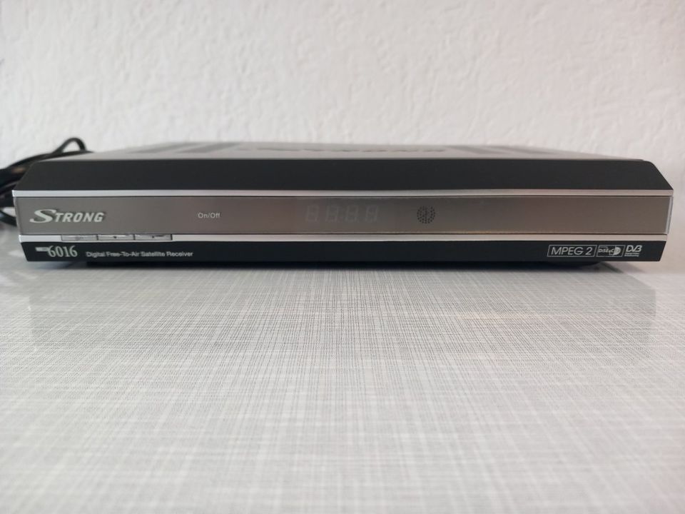 STRONG SRT 6016 Digital Satelliten Receiver – TOP ZUSTAND! in Mühlheim am Main