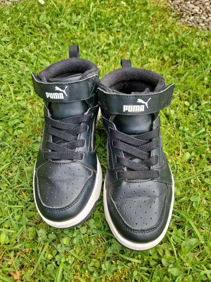 Puma Turnschuhe Sneakers schwarz 32 Top Zustand in Zwiesel