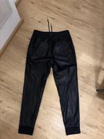 Schwarze Rich&Royal Lederoptik Jogginghose Anzughose S 36 Bayern - Amberg Vorschau