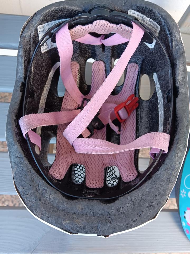 Fahrradhelm ABUS 50-55 rosa mit Schmetterlingen UNFALLFREI in Tholey