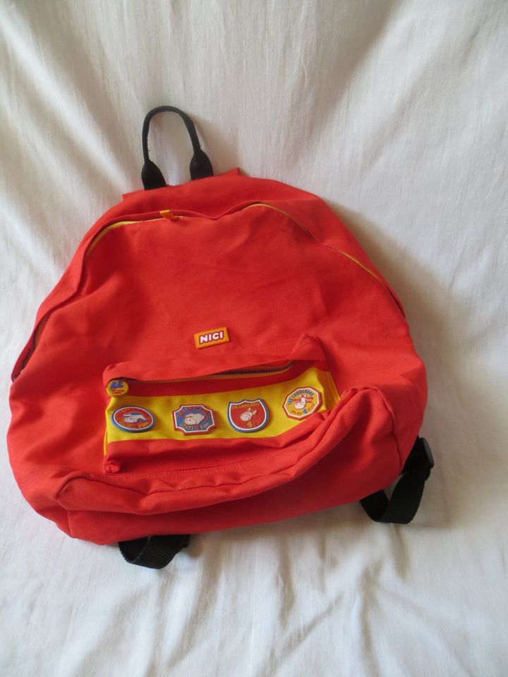 roter Rucksack von Nici in Wassenberg