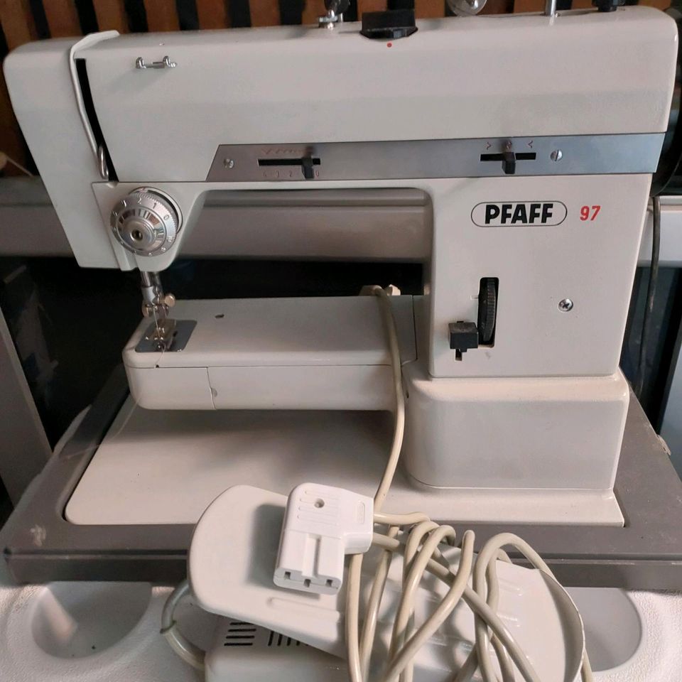 Pfaff Nähmaschine. in Böblingen