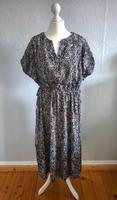 Kleid Damen S.Oliver XXL 46 NEU Berlin - Lichtenberg Vorschau