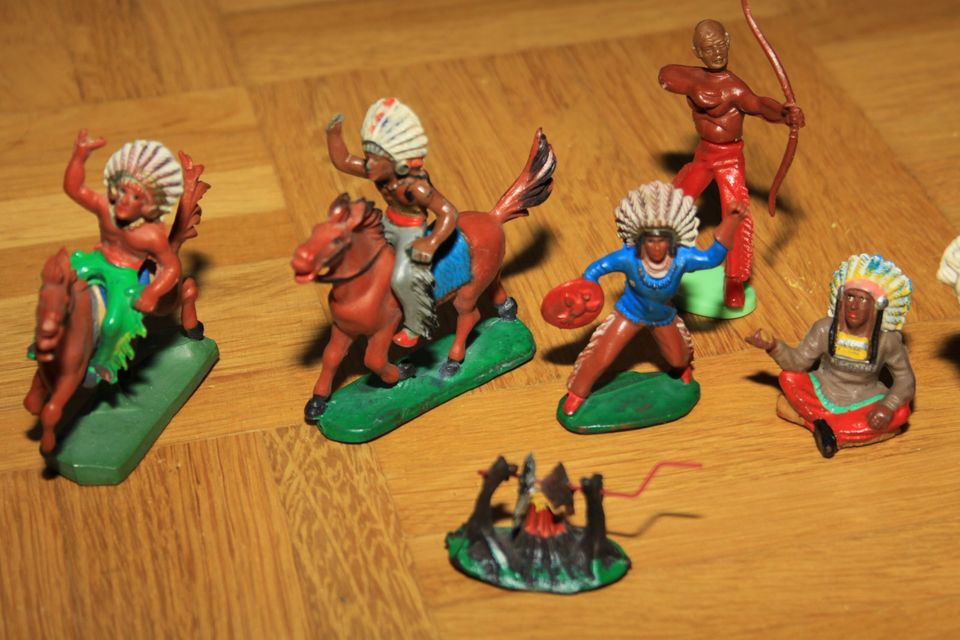 DDR Spielzeug - Auflösung - Konvolut Cowboys Indianer Fort DDR in Thüringen  - Gera | Weitere Spielzeug günstig kaufen, gebraucht oder neu | eBay  Kleinanzeigen ist jetzt Kleinanzeigen