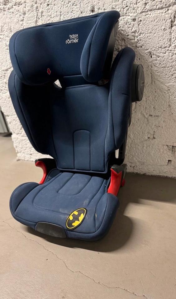 Britax Römer Kidfix 2 XP Sict Kindersitz Auto Blau in Neu-Isenburg