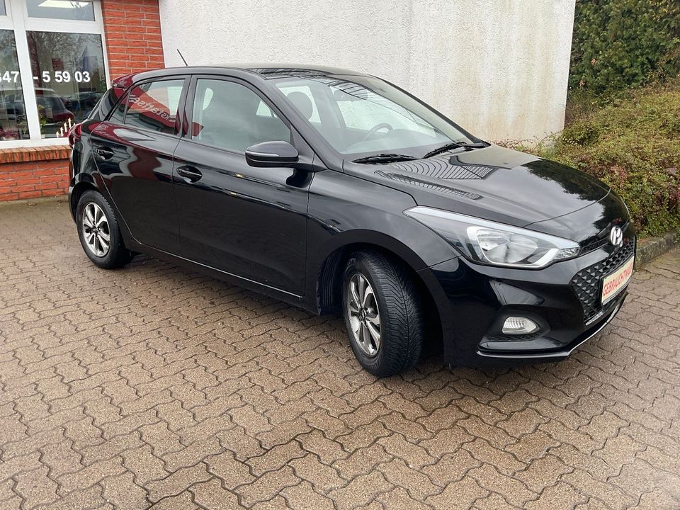 Hyundai i20 Select*Ganzjahresreifen*Tempomat* in Tessin b. Boizenburg