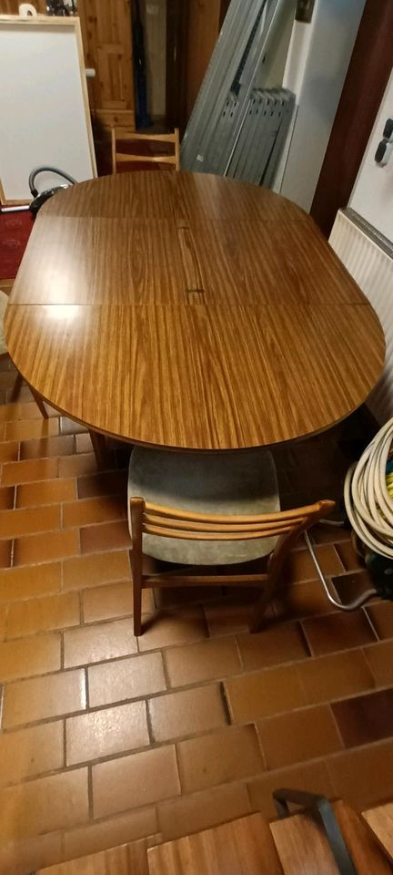 Tisch rund ausziehbar mit 6 Stühlen in Duisburg