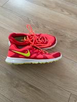Nike Schuhe Größe 39 inkl. Versand Hessen - Groß-Gerau Vorschau