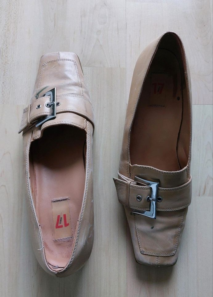 Loafers Leder Größe 39, beige und schwarz in Seelze