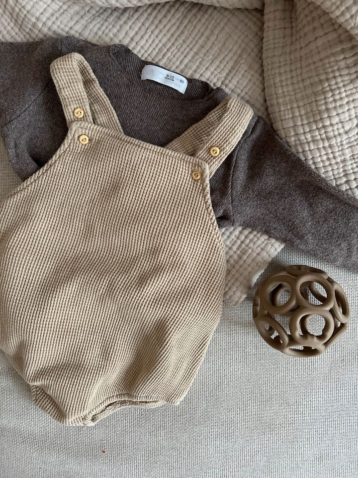 H&M Zara Baby Overall Pullover beige 74 Bekleidungspaket in Tittling