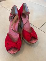 Tommy Hilfiger Sandalen / Wedges rot, Gr. 40 Niedersachsen - Hildesheim Vorschau