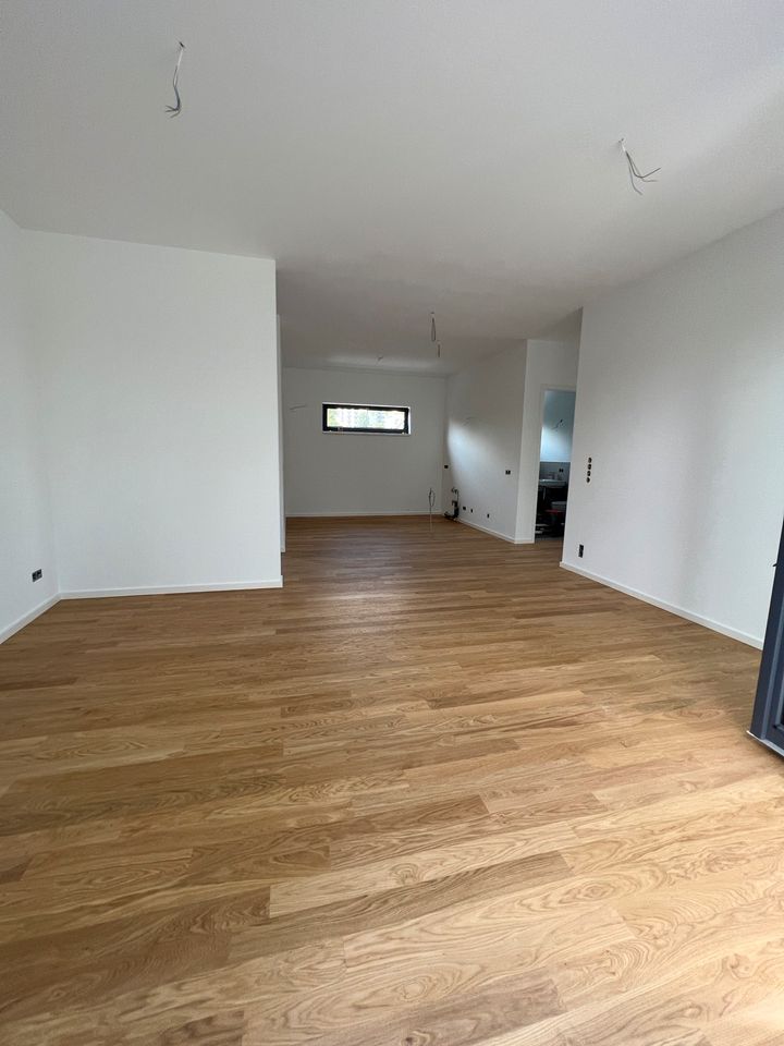 Fußbodenleger Verlegung und bearbeiten Parkett/Vinyl/laminat/usw. in Berlin