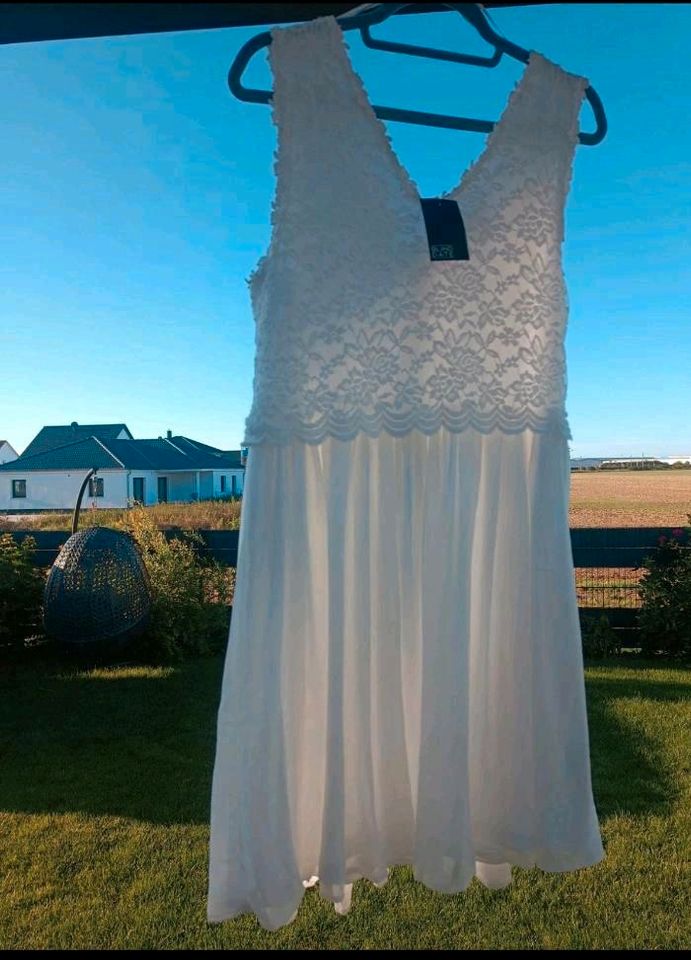Kleid weiß neu mit Etikett Gr. 40 Hochzeit Jugendweihe Einschulun in Landsberg (Saalekreis)