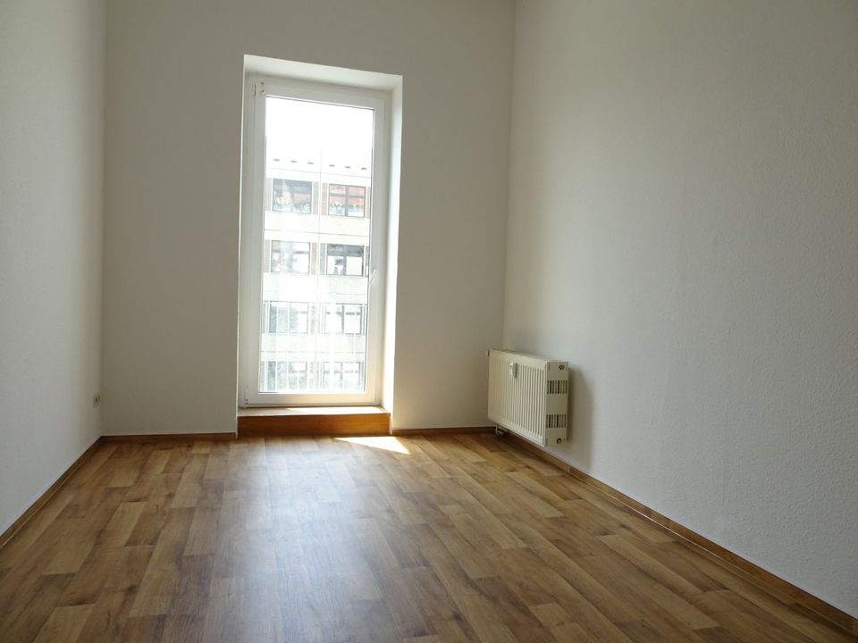 Wohnen im Kiez: 3 Raumwohnung mit Südbalkon & Tageslichtbad | Leipzig Volkmarsdorf in Leipzig