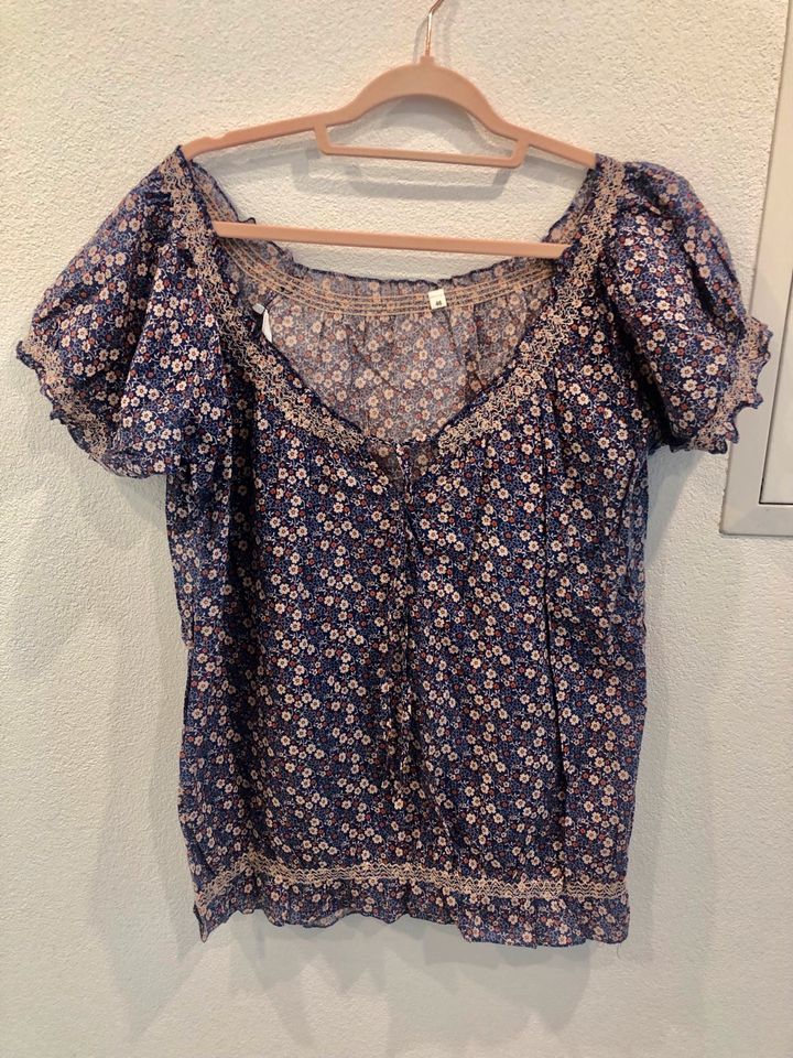 Blümchen Vintage Tunika Bluse hellblau Lavendel blau Größe 46 in Rottweil