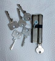 Schließzylinder 35/45 mit 6 Schlüsseln Nordrhein-Westfalen - Leichlingen Vorschau