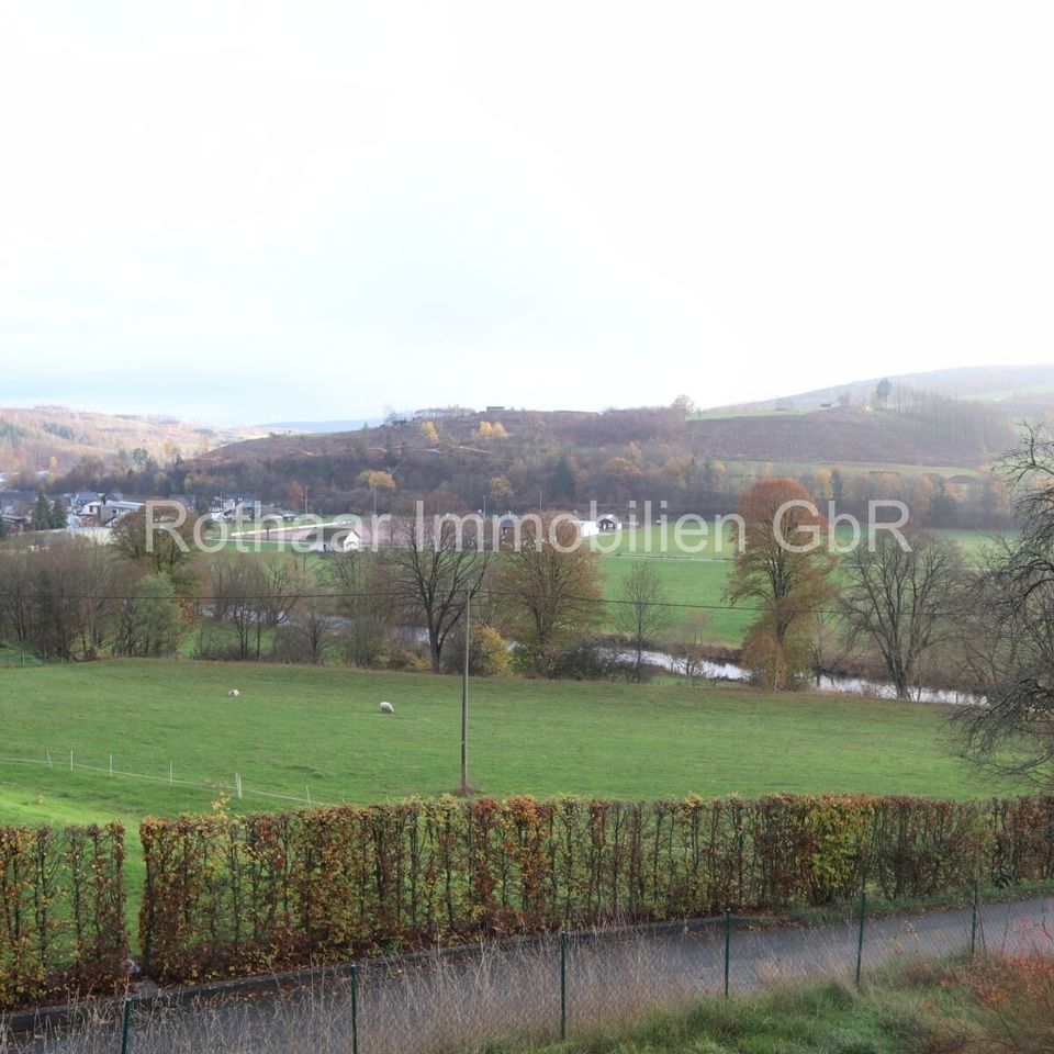 Doppelhaushälfte mit herrlichem Blick in ruhiger Lage von Bad Berleburg-Schwarzenau in Bad Berleburg