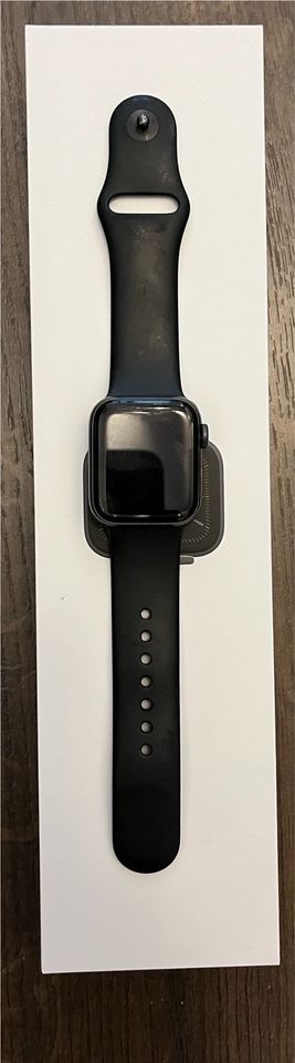 Apple Watch Series 5 40mm in Hemmingen