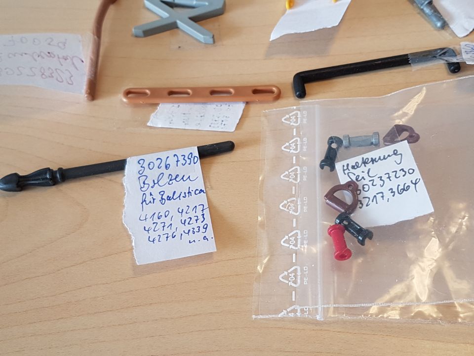 PLAYMOBIL Gebäude Einrichtung Geräte Möbel Kette Seilhalt. Ersatz in Lichtenfels