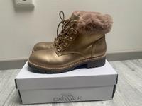 Catwalk | Stiefeletten in Gold mit schönen Details | 39 | Neu Niedersachsen - Langenhagen Vorschau