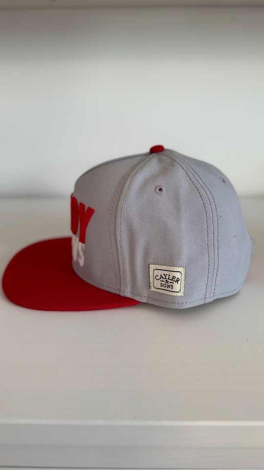 Snapback Cap Kappe Calyer & Sons WIE NEU in Bornheim