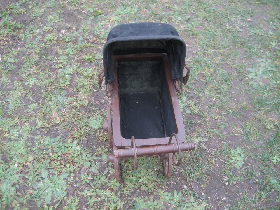 Puppenwagen Vintage Antik Kinderwagen Sammler Dachbodenfund in Birkenheide