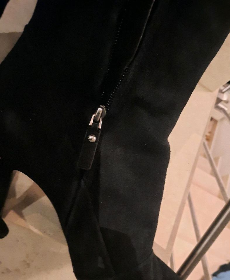 Louis Vuitton Leder Nubuk Stiefel schwarz Grösse 40 in Olching