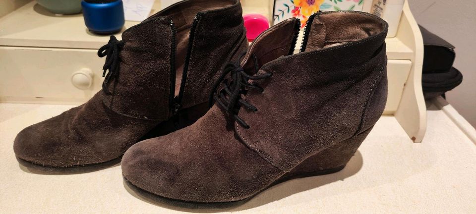 Wedges 38, Leder, Keilabsatz in Berlin