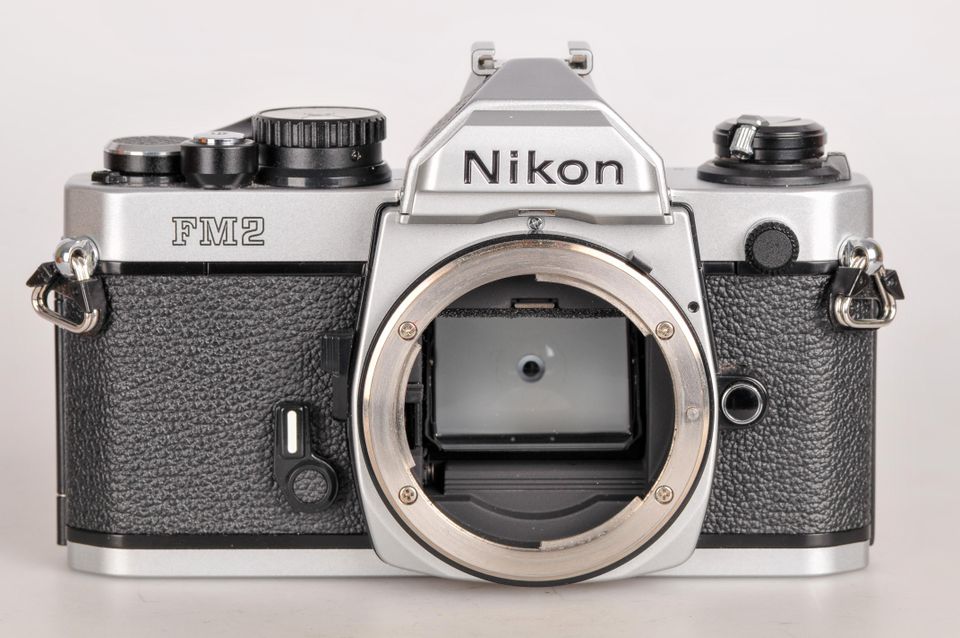 Nikon FM2 N in erstklassigem Zustand analoge Spiegelreflexkamera in Freiburg im Breisgau