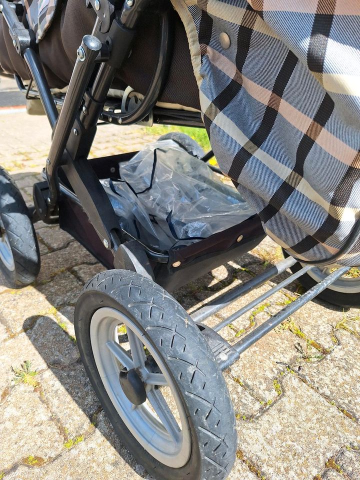 Kinderwagen Buggy mit Softtragetasche in Holzgerlingen