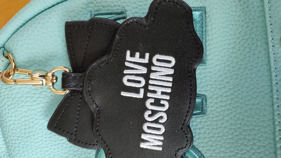 Love Moschino, Rucksack türkis mit Anhänger / Charm in Bad Neuenahr-Ahrweiler