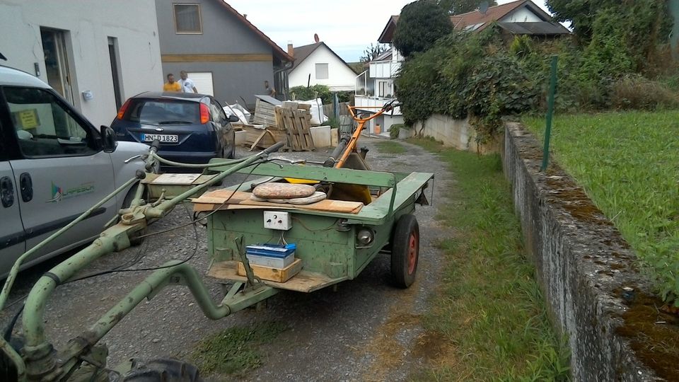 Irius Einachser mit Anhänger in Sinsheim