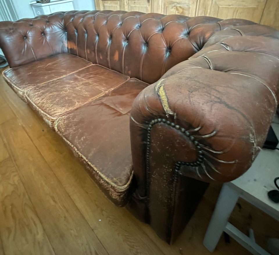 Chesterfield 3-er Sofa Original used nachhaltig Antik Dreisitzer in Kürten