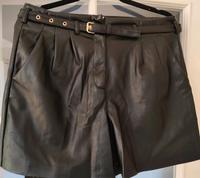 Only Damen Shorts Kunstleder schwarz sexy Gr. M Nordrhein-Westfalen - Paderborn Vorschau